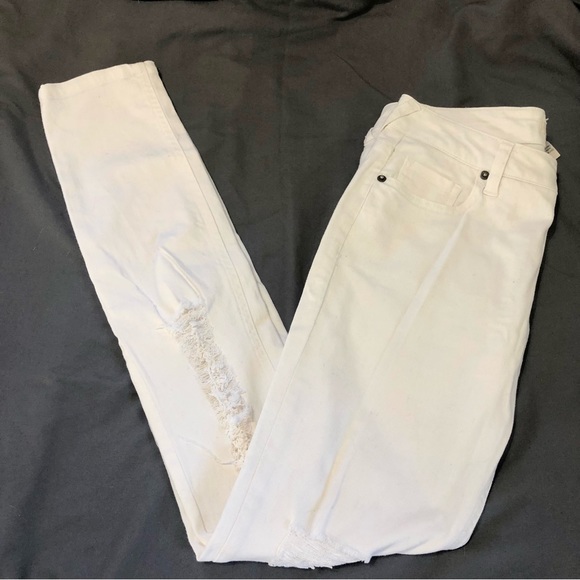 Forever 21 White Distressed Jeans Size 26 - Picture 9 of 12